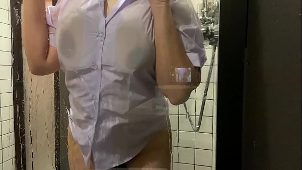 นักเรียนมปลาย นมใหญ่ แอบมาเย็ดกับรุ่นพี่ในโรงแรม