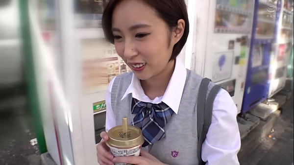 httpsbitly3DQbq0F　ギャル系女子のセフレとハメ撮りセックス。小麦色に焼けた肌とハリツヤ抜群のおっぱいがエロい。バックでむっちり肉感のお尻をみながらセックス。あまりの気持ちよさ絶頂必至。